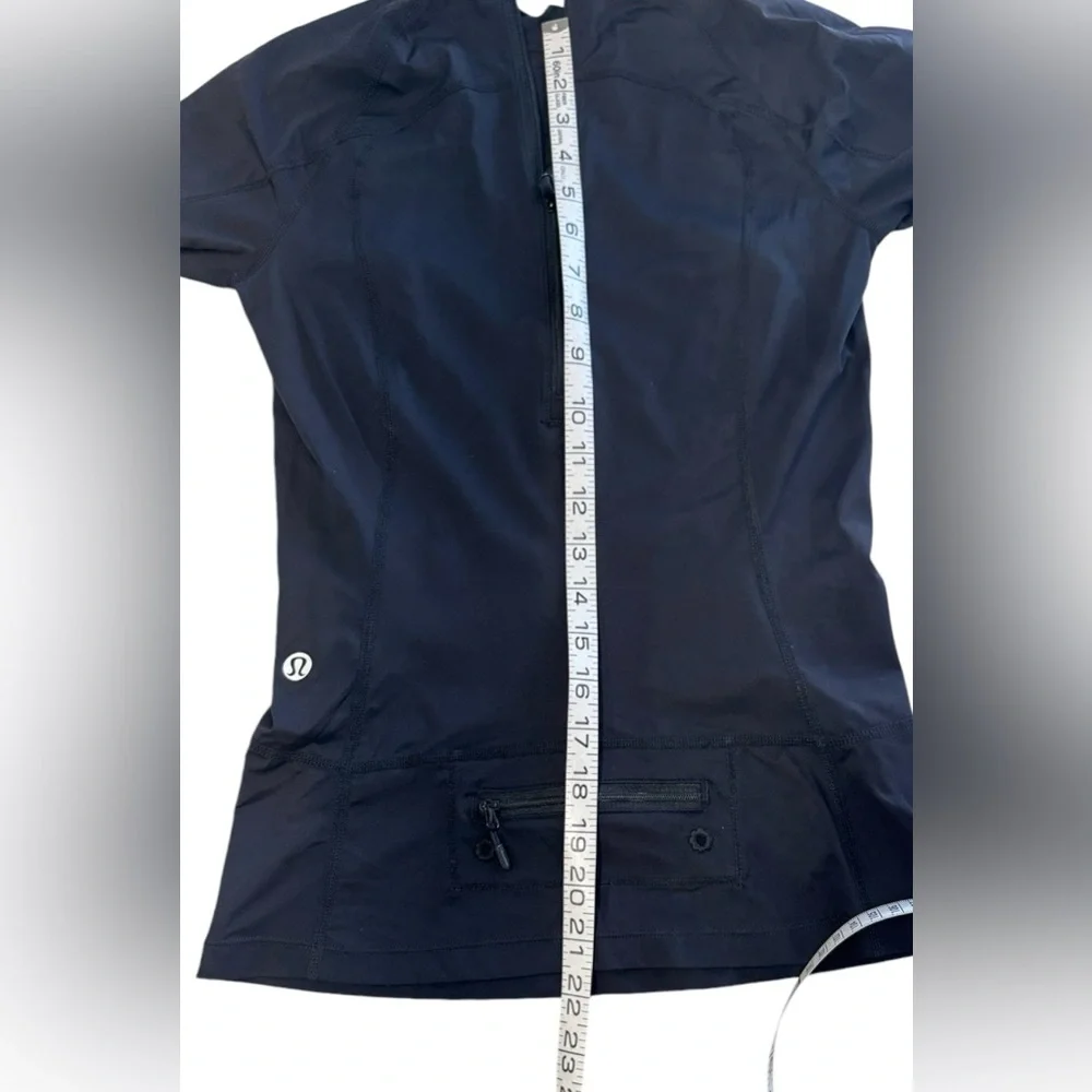 Lululemon Athletic Long Sleeve Back Zip Top Size 4